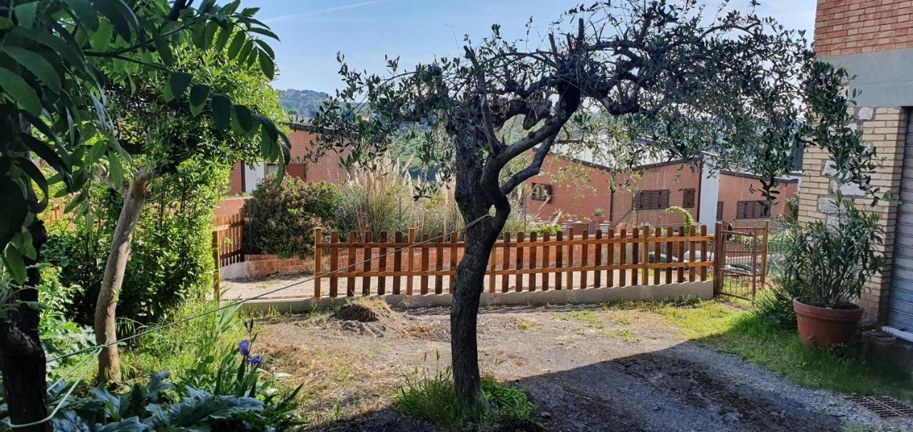 Apartamento La Casina Di Jo Siena Exterior foto